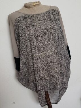 NOUGHTIES GOLD HAWK 100% SILK Oversized DOLMAN SZ S